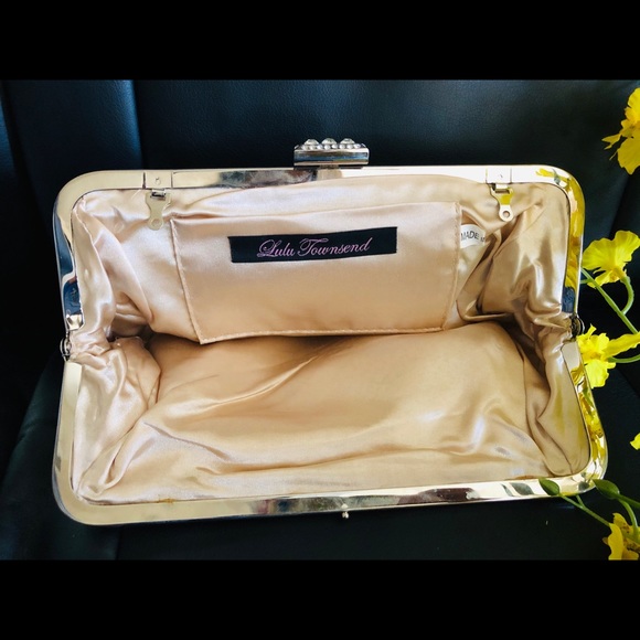 Purse - Picture 3 of 3